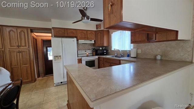 2351 Alexander Drive, Troy, MI 48083
