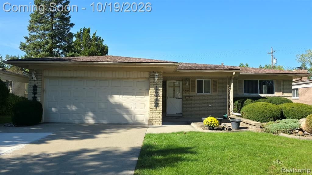 2351 Alexander Drive, Troy, MI 48083