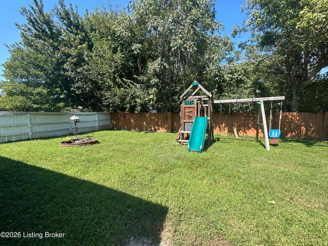 10508 Torrington Rd, Louisville, KY 40272