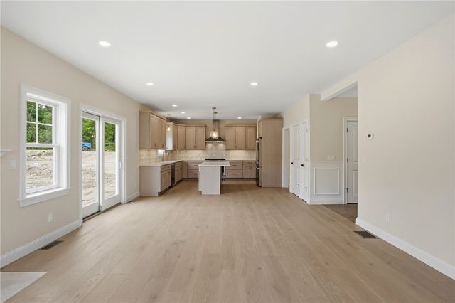 413 New River Road, Lincoln, RI 02838