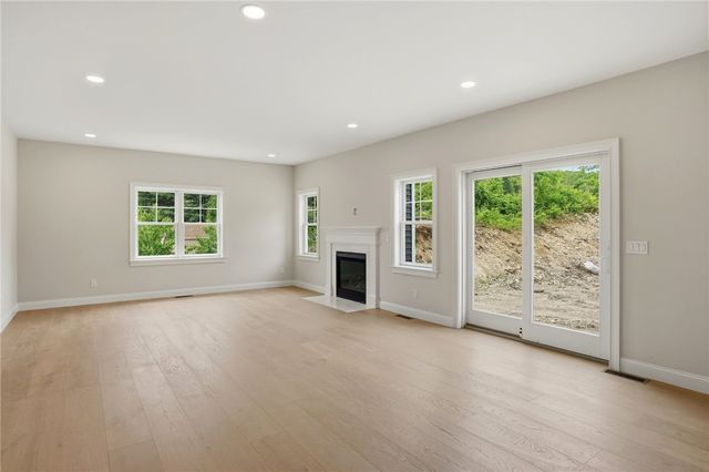 413 New River Road, Lincoln, RI 02838