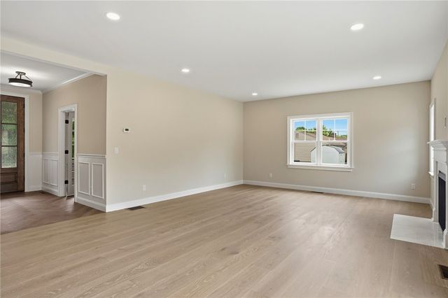 413 New River Road, Lincoln, RI 02838