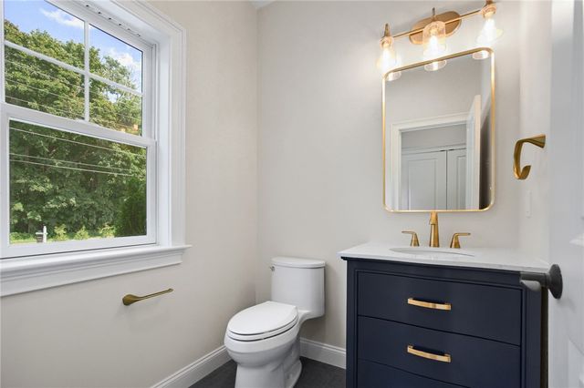 413 New River Road, Lincoln, RI 02838