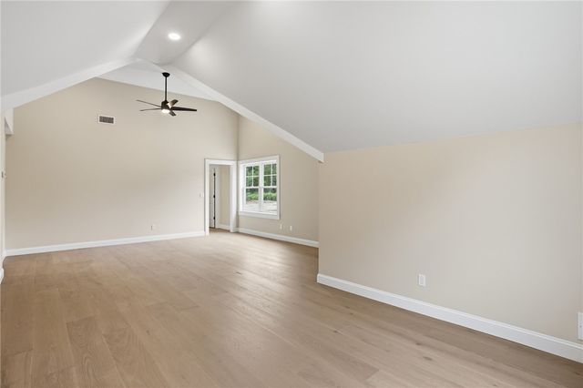 413 New River Road, Lincoln, RI 02838