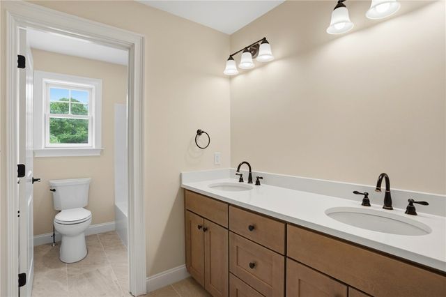 413 New River Road, Lincoln, RI 02838