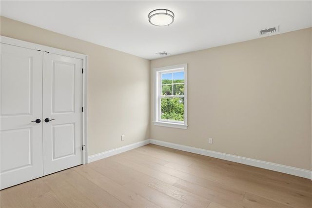 413 New River Road, Lincoln, RI 02838