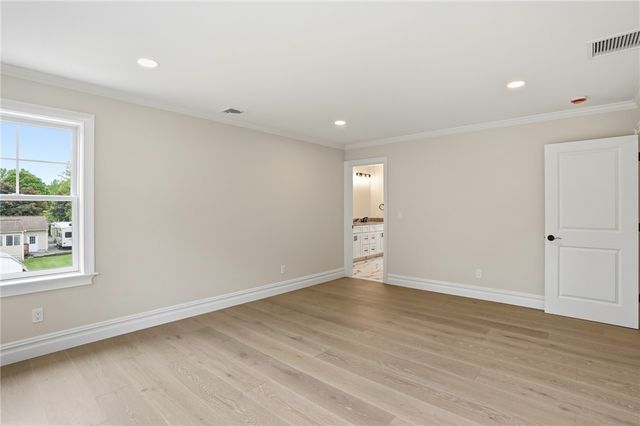413 New River Road, Lincoln, RI 02838