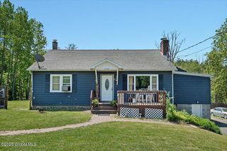 3287 Ny Highway 43, Sand Lake, NY 12018