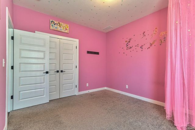 5579 Baywater Drive, Newburgh, IN 47630