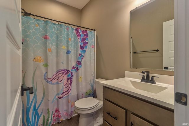 5579 Baywater Drive, Newburgh, IN 47630