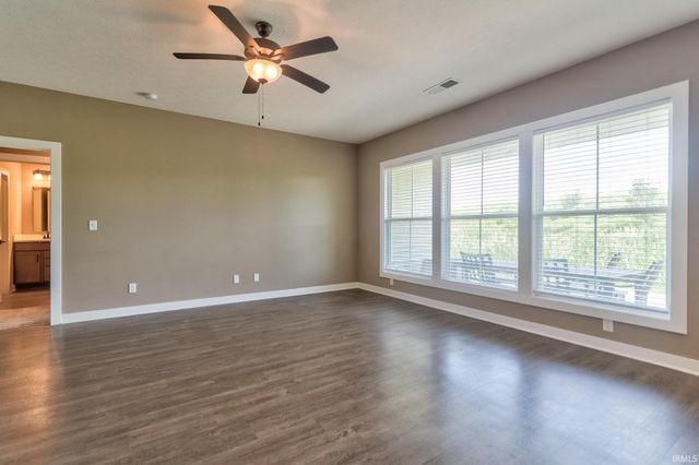 5579 Baywater Drive, Newburgh, IN 47630