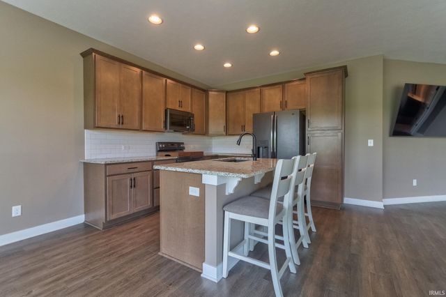 5579 Baywater Drive, Newburgh, IN 47630