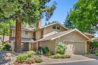 2044 University Park Dr, Sacramento, CA 95825