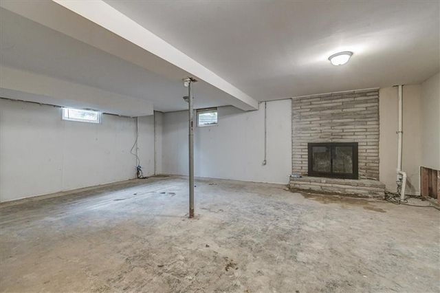 3035 ENGLEWOOD Terrace, Independence, MO 64052