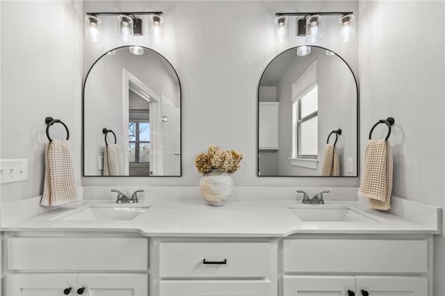 8 Rath Drive, Bella Vista, AR 72715