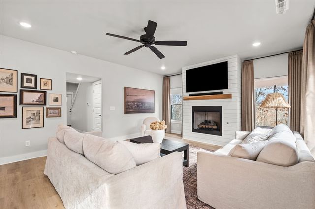 8 Rath Drive, Bella Vista, AR 72715