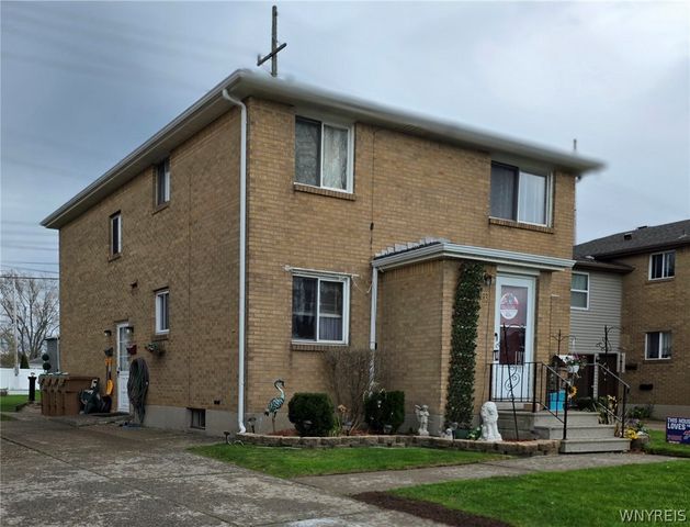83 Sable Palm Drive, Cheektowaga, NY 14225
