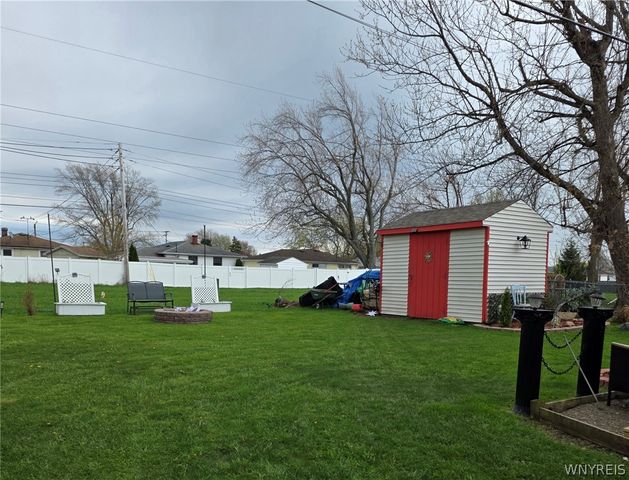 83 Sable Palm Drive, Cheektowaga, NY 14225