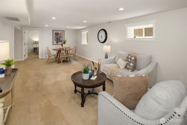 223 29th Avenue E, Seattle, WA 98112