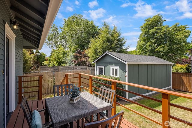 223 29th Avenue E, Seattle, WA 98112