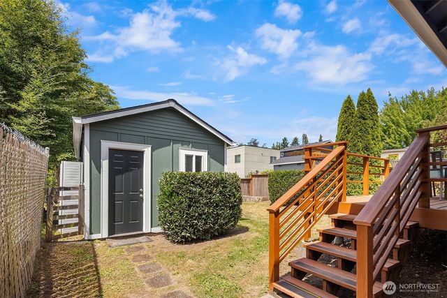 223 29th Avenue E, Seattle, WA 98112