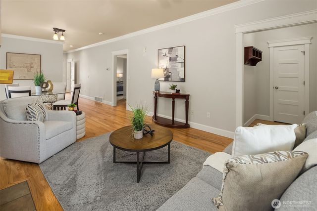 223 29th Avenue E, Seattle, WA 98112