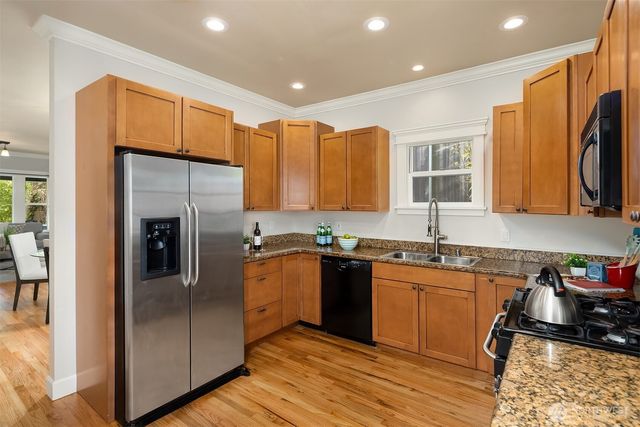 223 29th Avenue E, Seattle, WA 98112
