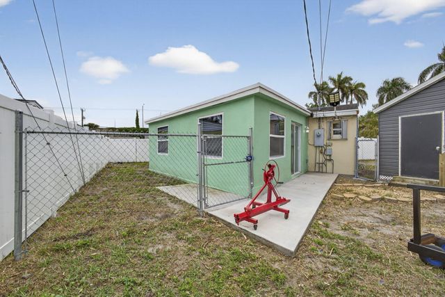 9141 Birmingham Drive, Palm Beach Gardens, FL 33410