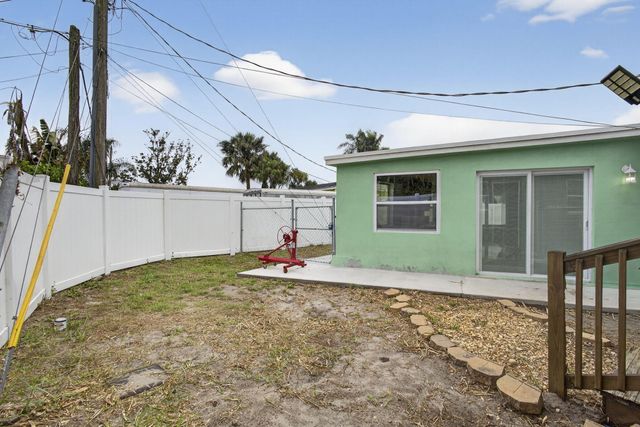 9141 Birmingham Drive, Palm Beach Gardens, FL 33410