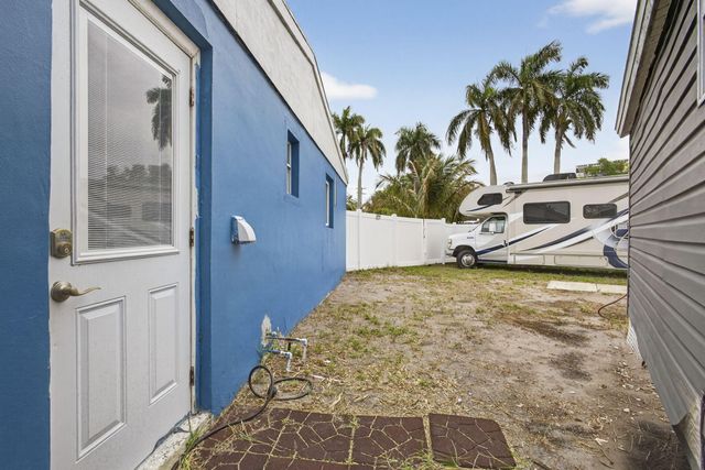 9141 Birmingham Drive, Palm Beach Gardens, FL 33410