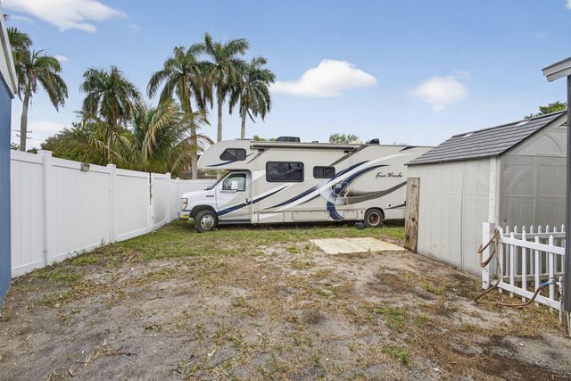 9141 Birmingham Drive, Palm Beach Gardens, FL 33410