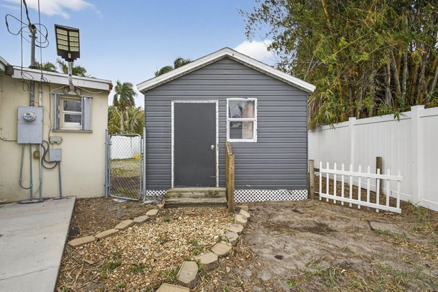 9141 Birmingham Drive, Palm Beach Gardens, FL 33410