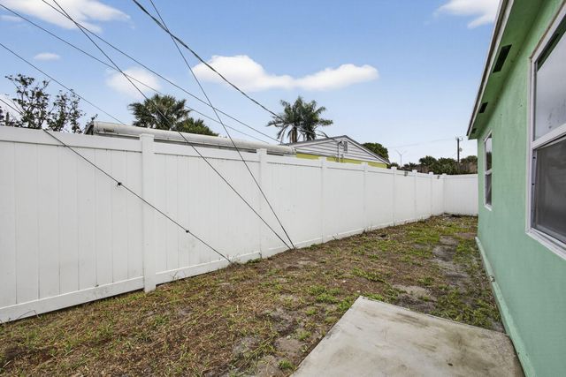 9141 Birmingham Drive, Palm Beach Gardens, FL 33410