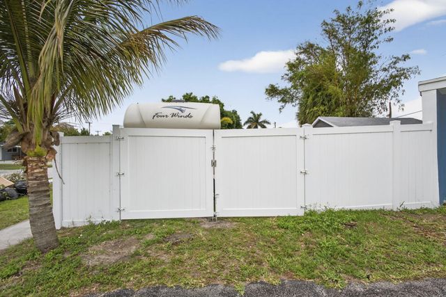 9141 Birmingham Drive, Palm Beach Gardens, FL 33410