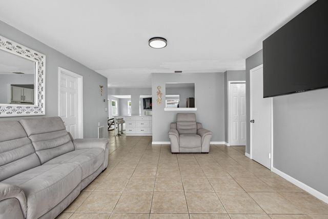 9141 Birmingham Drive, Palm Beach Gardens, FL 33410