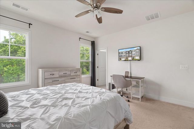 107 WAKE ROBIN CT, Lake Frederick, VA 22630