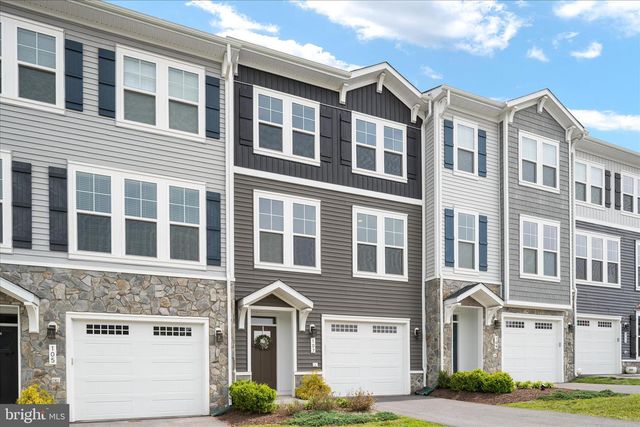 107 WAKE ROBIN CT, Lake Frederick, VA 22630