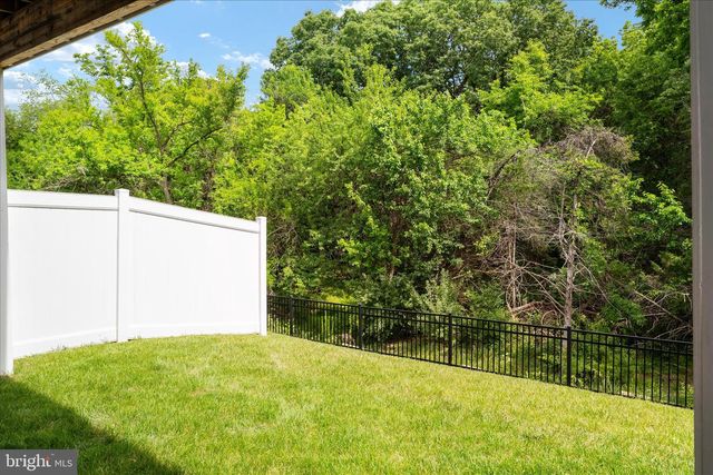 107 WAKE ROBIN CT, Lake Frederick, VA 22630