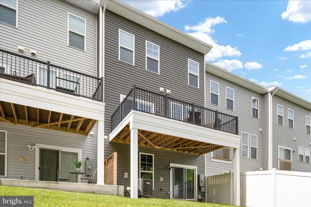 107 WAKE ROBIN CT, Lake Frederick, VA 22630
