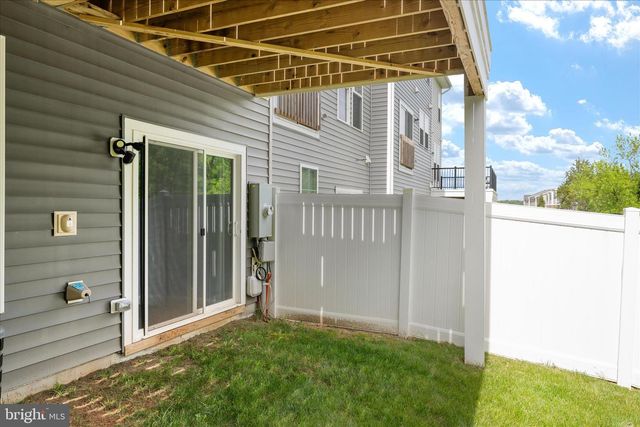 107 WAKE ROBIN CT, Lake Frederick, VA 22630