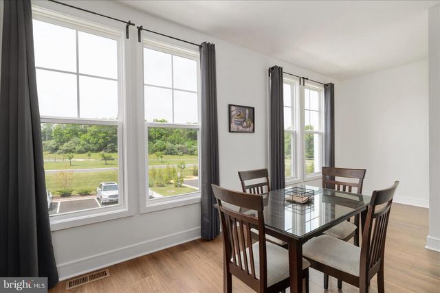 107 WAKE ROBIN CT, Lake Frederick, VA 22630