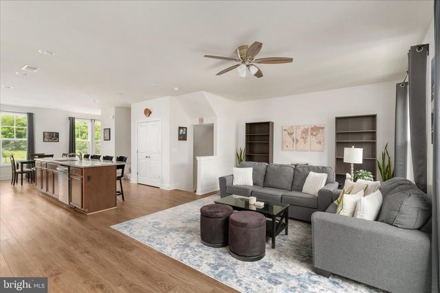 107 WAKE ROBIN CT, Lake Frederick, VA 22630