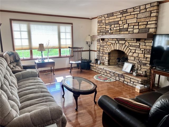 280 Derrick Ave, South Union Twp, PA 15401