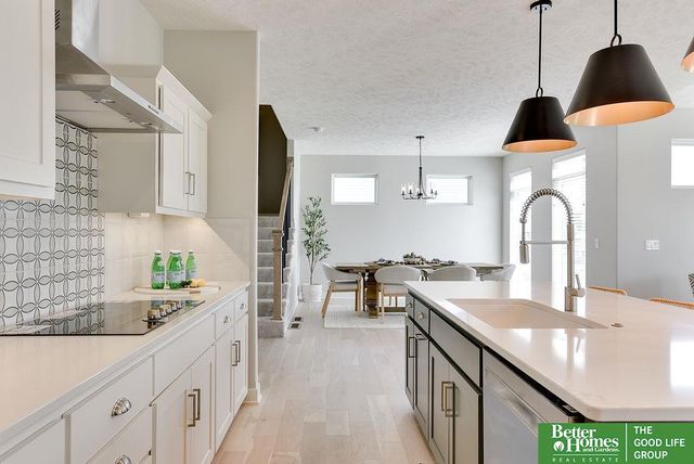 18827 Riviera Drive, Omaha, NE 68136