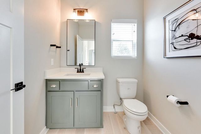 18827 Riviera Drive, Omaha, NE 68136