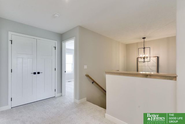 18827 Riviera Drive, Omaha, NE 68136