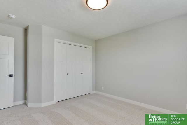 18827 Riviera Drive, Omaha, NE 68136