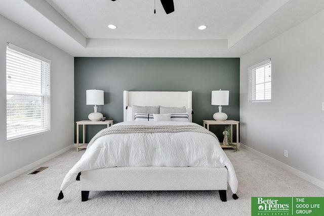 18827 Riviera Drive, Omaha, NE 68136