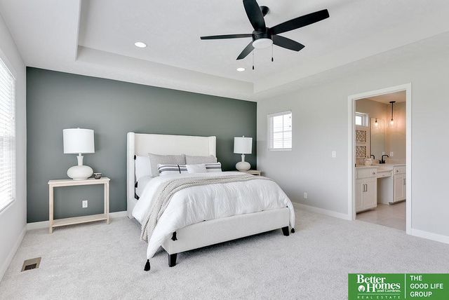 18827 Riviera Drive, Omaha, NE 68136