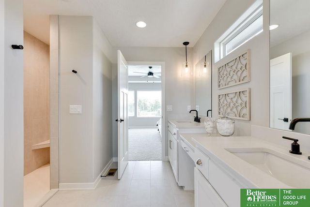 18827 Riviera Drive, Omaha, NE 68136